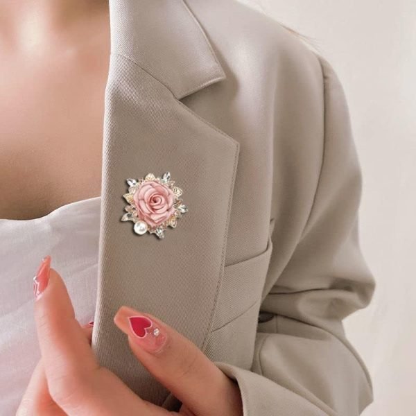 Elegant Rose Flower Brooch Pin for Women Men Wedding Party Gentleman's Essentials Handmade Crystal Pearl Fabric Flower Lapel Pin Dress Suit Accessories Boutonniere Ideas Gift Valentine's Day