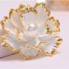 Peony Flower Brooch Vintage Pearl Brooch Lady Oil Drip Alloy Corsage Elegant Bezel Flower Pearl Brooch Banquet Wedding Exquisite Jewelry Gift Suitable for Female Friends