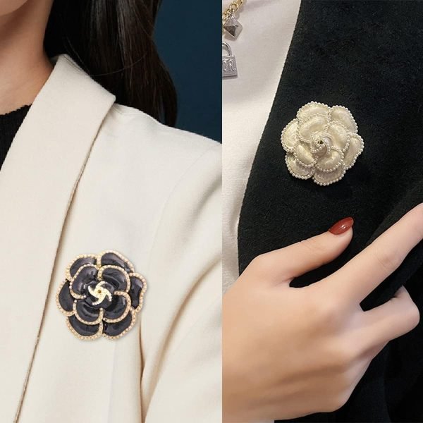 2 Pieces Flower Brooch Pin Petal Elegant Exquisite Art Brooch for Women Wedding Banquet Party Brooch Simple Pin
