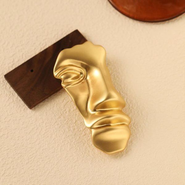 Vintage Mask Brooch Minimalist Metal Figure Brooches for Women Men
