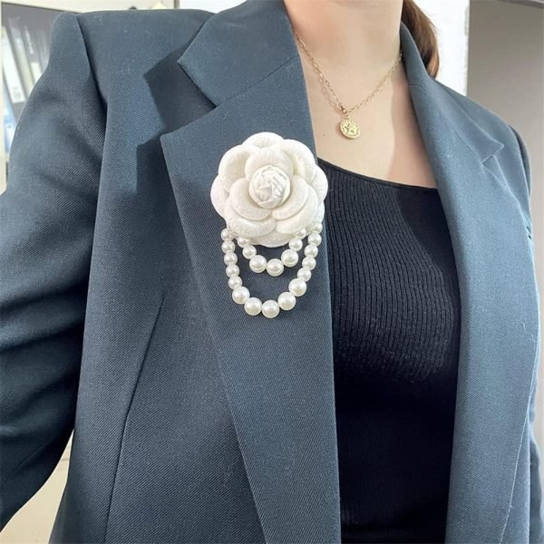Fabric Camellia Flower Brooch Pins Pearl Tassel Corsage Jewelry Brooches for Women Shirt Collar Clothing Accessories Party Wedding Gifts